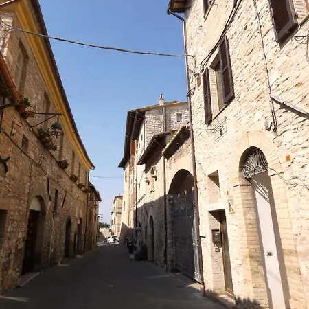 Scappo In Umbria, La Casa Di Eude *